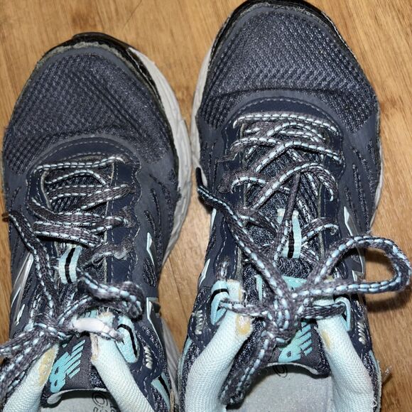 New Balance Womens All Terrain Lonoke Trail Sz 6.5 sneakers athletic shoes FLAW - Picture 7 of 9